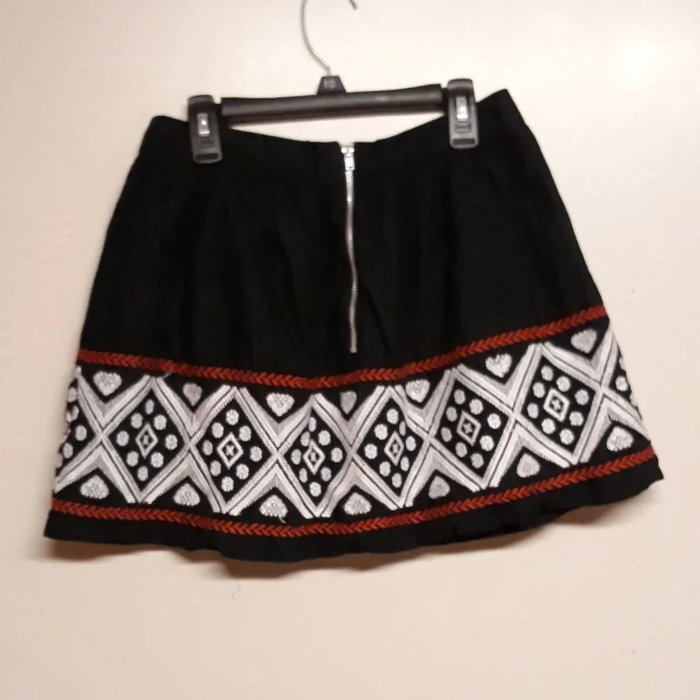 Forever 21 black embroidered tribal skirt sz XS